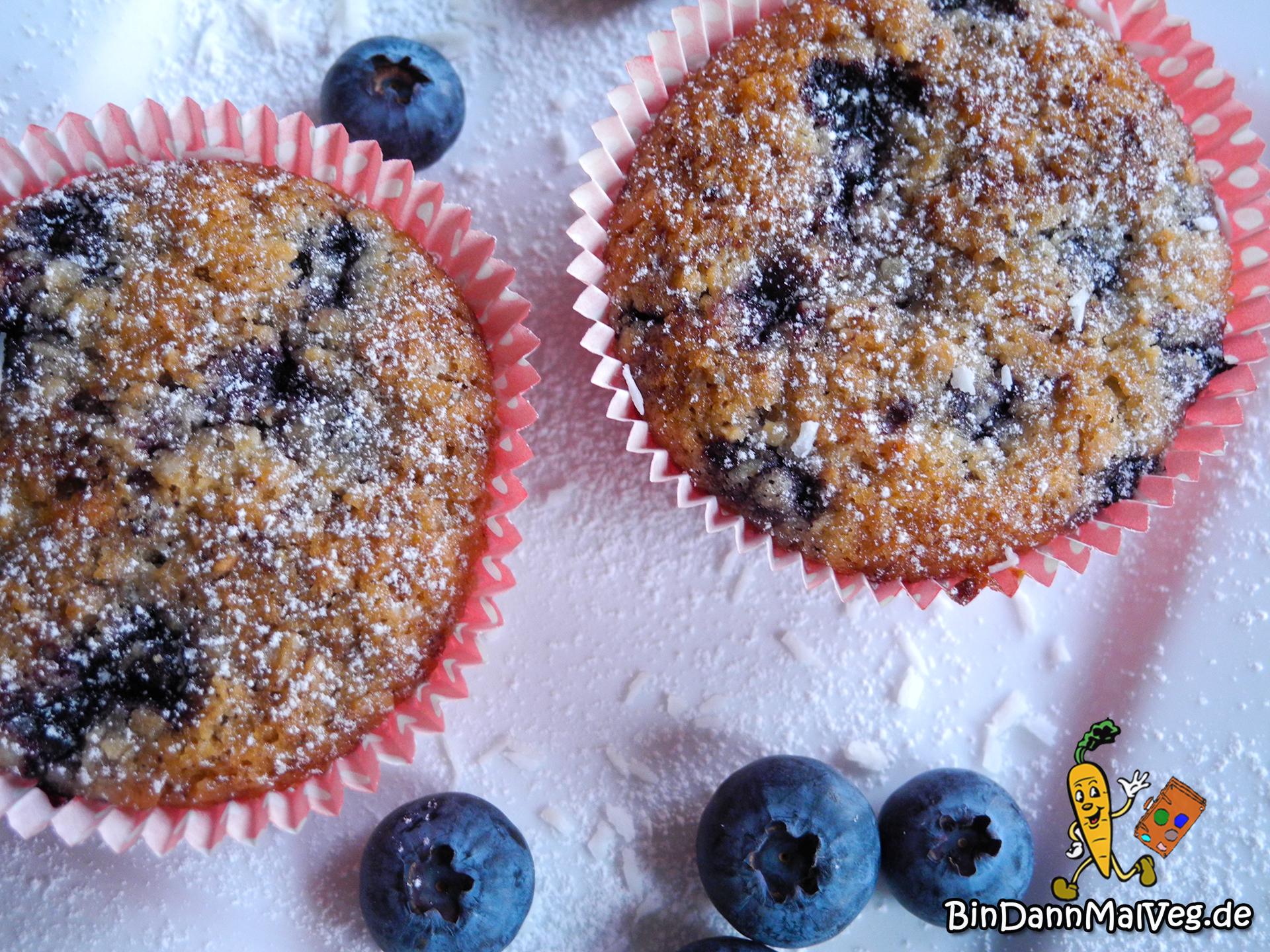 Vegane Blaubeer-Kokos-Muffins mit einem Hauch Kardamom